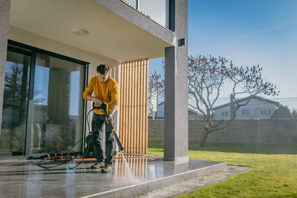 Animal Enclosure Cleaning in Hawthorne, FL