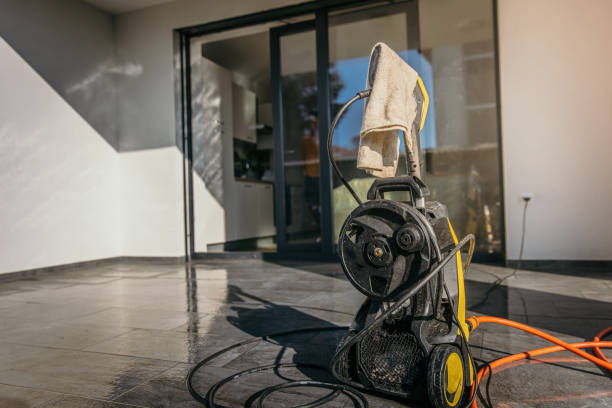 Best Animal Enclosure Cleaning  in Hawthorne, FL